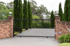 Gate Fitting Keyworth (NG12)